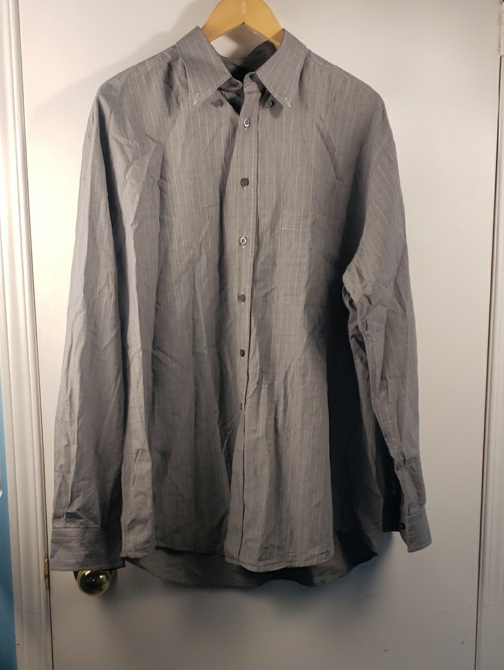 Ermenegildo Zegna Gray Pinstripe Button-Down Shirt Size 43/17